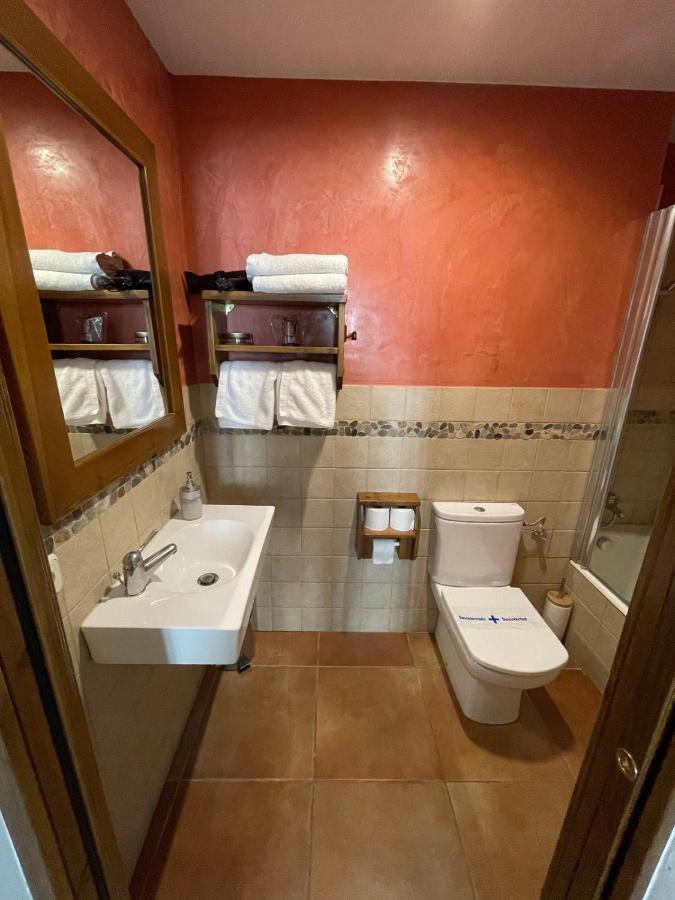 Hotel Fonda Mitjà Torroella de Montgrí Esterno foto