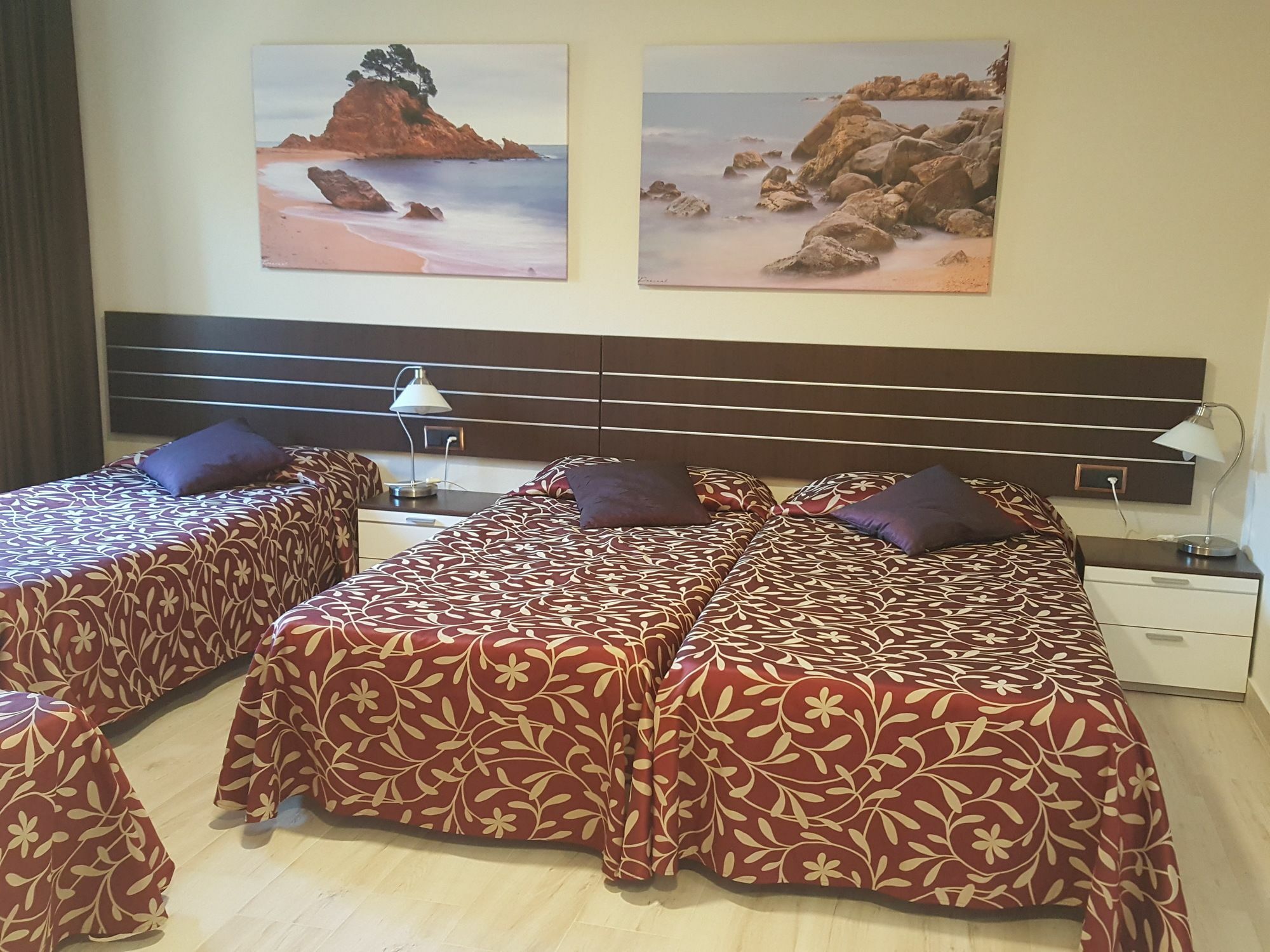 Hotel Fonda Mitjà Torroella de Montgrí Esterno foto